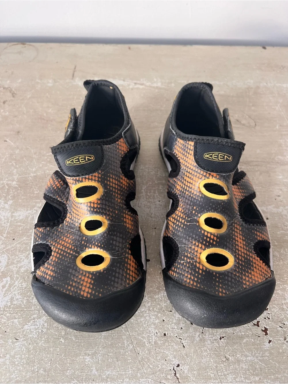 KEEN Kids Closed Toe Water Sandals Black/Orange – Youth Size 2